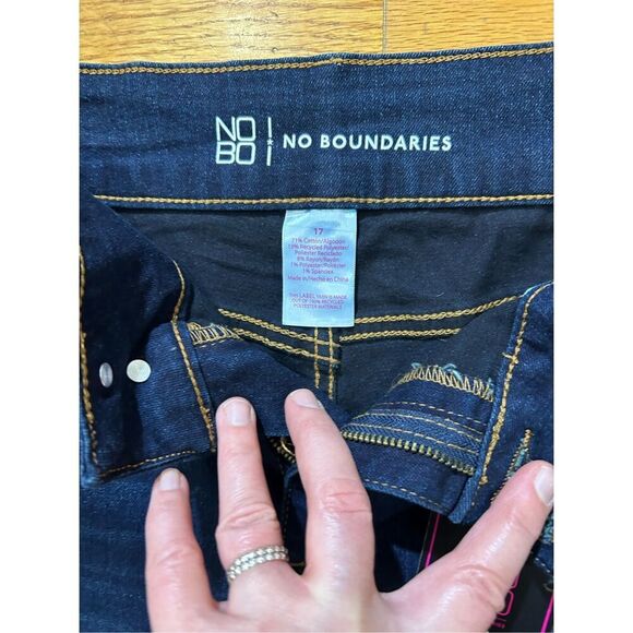 No Boundaries Juniors Double Button High Rise Flare Strech Dark Wash Casual Jean - Picture 5 of 7